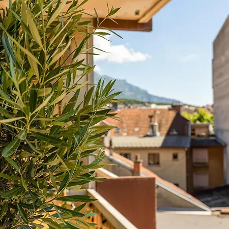 Stay&go Des Monts - Centre-ville - Parking Prive - 20 Min Du 公寓 *